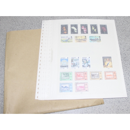 535 - Stamps - Jersey Fine Used, Mainly in sets, 1974/2000 (565)