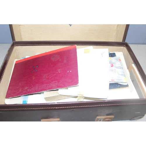 552 - Large qty of mixed ephemera to incl scrap books, cuttings etc in vintage suitcase