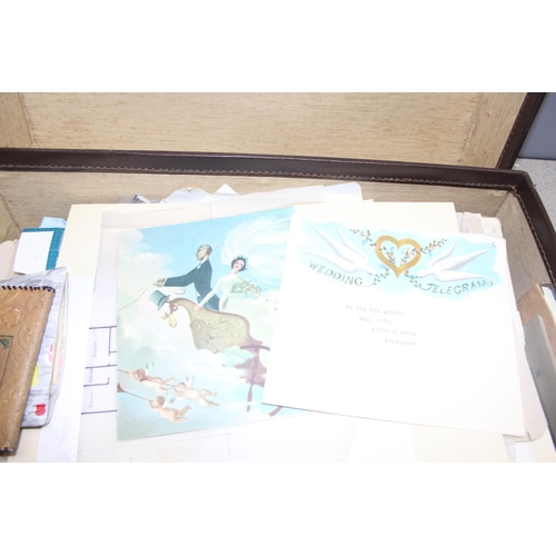 552 - Large qty of mixed ephemera to incl scrap books, cuttings etc in vintage suitcase