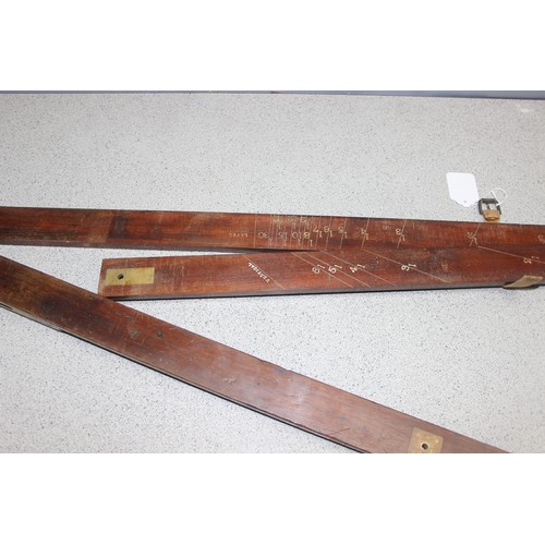 656 - Large early 20c mahogany folding land surveying triangle with brass fittings, embossed numerical cal... 