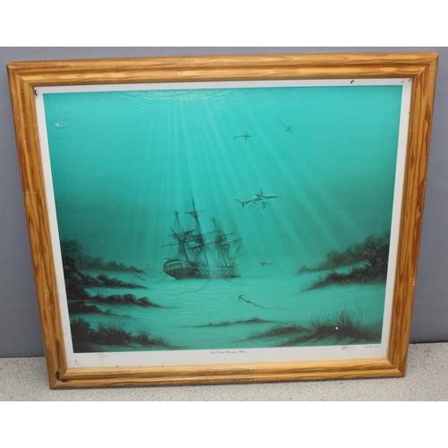 499K - Qty of prints to include 2 oval frames prints of babies and 3 underwater themes prints, a mirror and... 