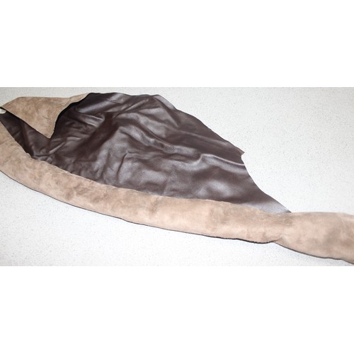 225 - Qty of leather offcuts, various thickness/shades of dark brown