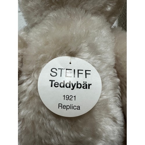 1542 - Steiff fully-jointed 'Hug' Teddy Bear - 1921 replica limited edition (378/1921) from the Steiff arch... 