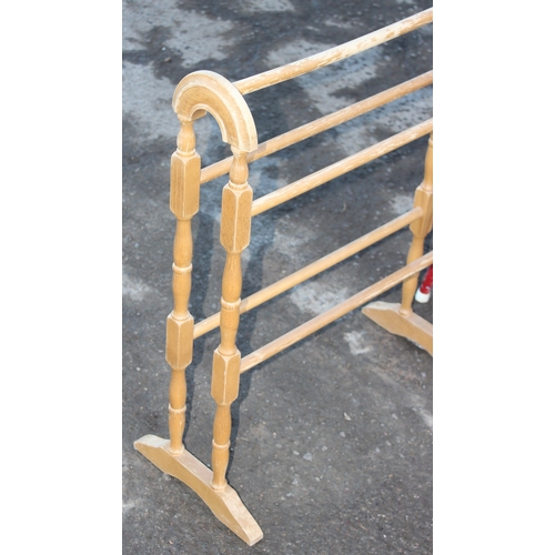 39 - A vintage pine towel rail and a mid-century scullery step stool (2)