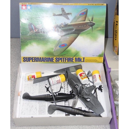 1505 - 2 model kits to include a Supermarine spitfire Mk.1 and Ho 229