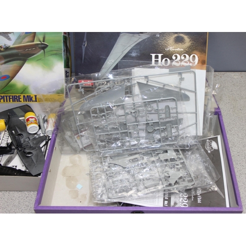 1505 - 2 model kits to include a Supermarine spitfire Mk.1 and Ho 229