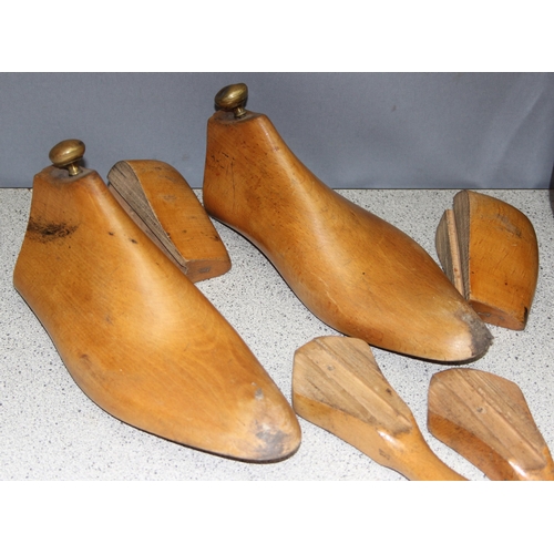 2 vintage wooden boxes and a pair of vintage wooden shoe lasts (4)