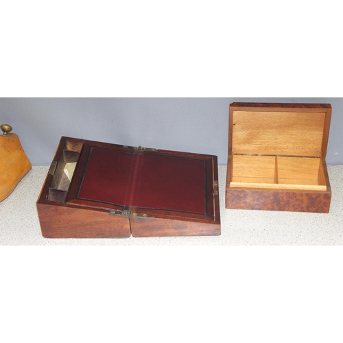 275 - 2 vintage wooden boxes and a pair of vintage wooden shoe lasts (4)