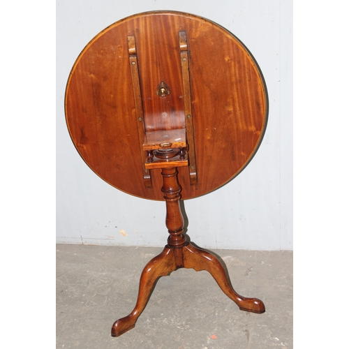 4 - An unusual Georgian burrwood tilt top 