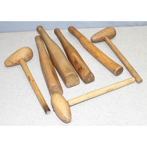 802 - Qty of vintage wooden leadwork beating items