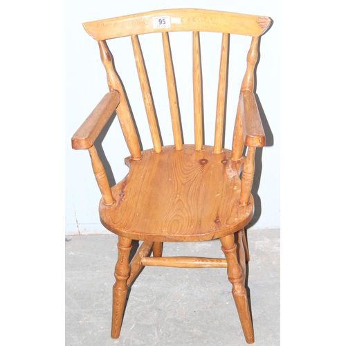 95 - A small vintage child's pine farmhouse Windsor chair, approx 40cm wide x 65cm tall