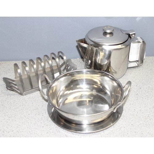 1009 - Qty of silver plated and other items to include carving trays and candle sticks, approx 5kg