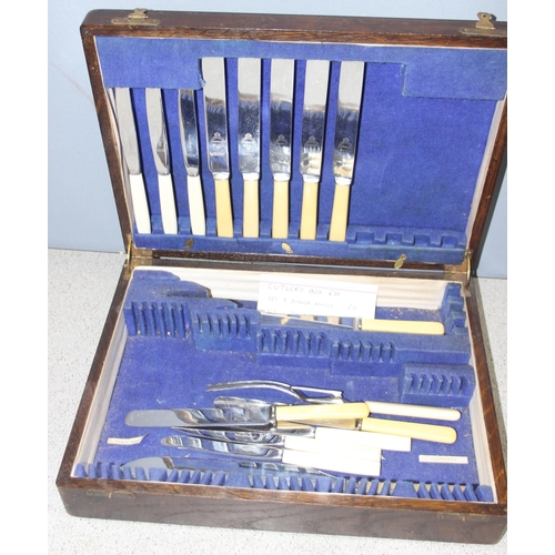 1010 - Qty of vintage and later boxed silver plated flatware items to include spoons