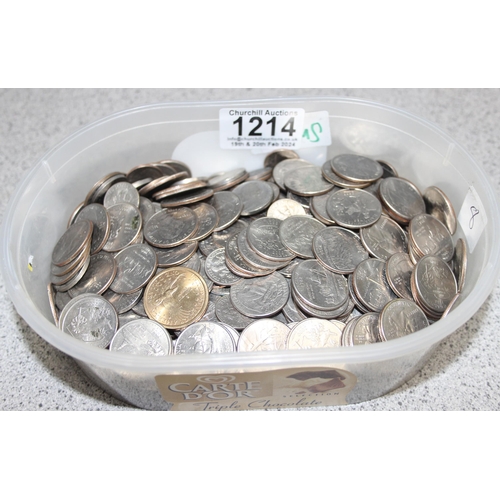 1214 - A large qty of assorted mixed US coins, all 5c and over denomination, approx 2.8kg gross