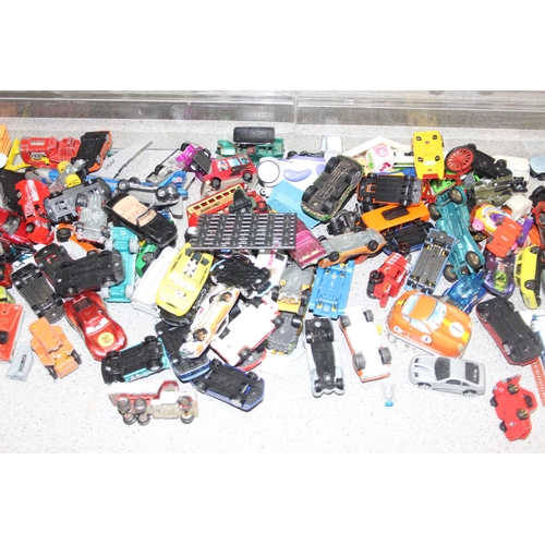 1525 - Qty of die-cast to vehicles to include examples by Matchbox and Lesney