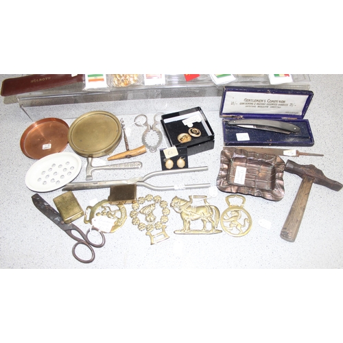 1655 - Basket of interesting collectables to include advertising, a vintage zippo lighter, corkscrew and ho... 