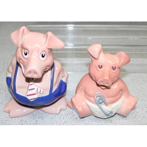 1731 - 5 Wade Natwest pigs