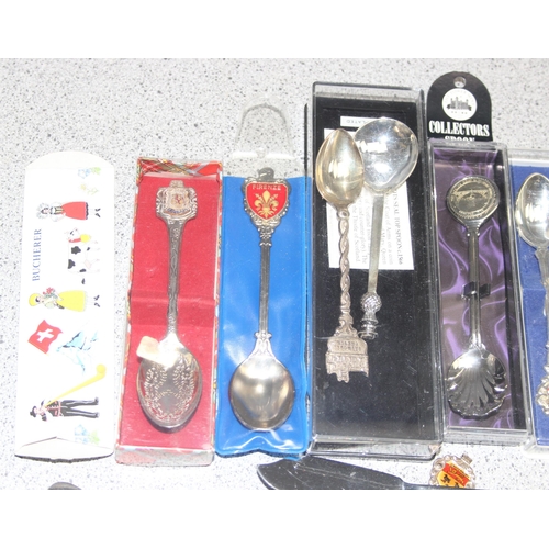 1023 - Qty of mixed silver-plated collectors spoons, some boxed, approx 890g gross