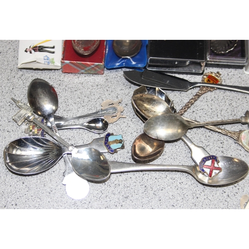 1023 - Qty of mixed silver-plated collectors spoons, some boxed, approx 890g gross