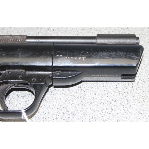 1426 - A vintage Webley Tempest .22 air pistol