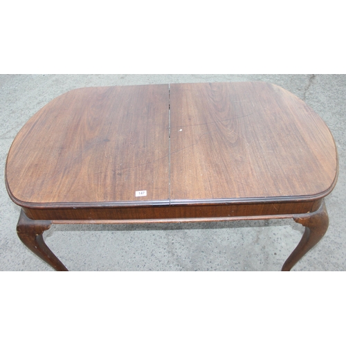 147 - An antique mahogany extending dining table with single extension and handle, approx 146cm W x 90cm D... 