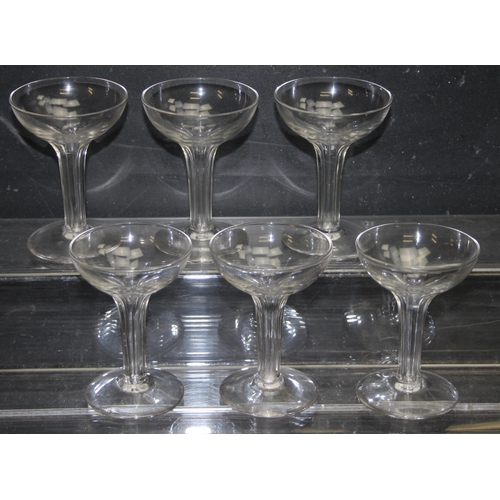 1679 - Set of 6 Victorian hollow-stemmed Champagne coupes, approx 11cm tall