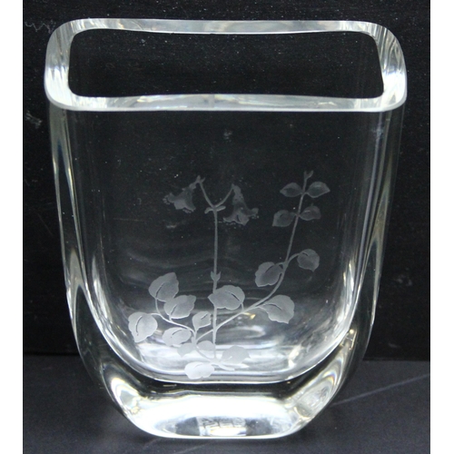 1681 - Handmade art glass vase by Sea of Sweden, with etched bell shaped flower design, approx 11cm tall