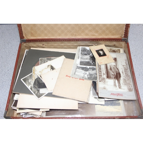 519 - Mix of vintage ephemera in carry cases