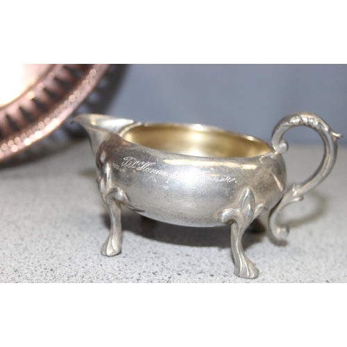 1060 - A vintage copper tray, Danish silver plated milk jug and sugar bowl and a retro Tinn mug (4)