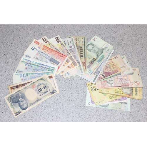 1235 - Qty of assorted mixed banknotes, mainly Asian countries