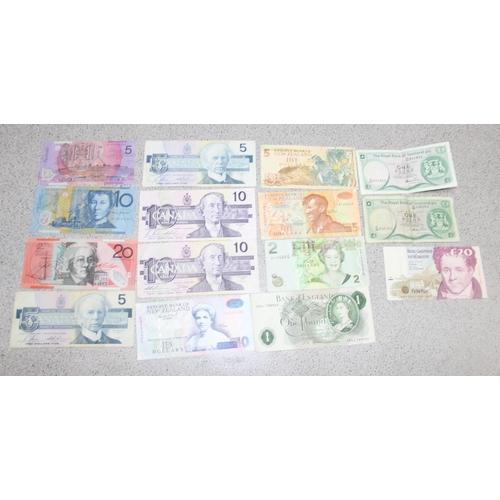 1237 - Qty of assorted mixed banknotes, mainly British colonies and territories