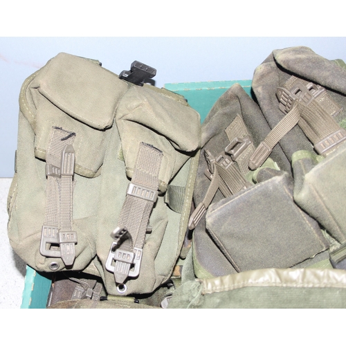 1440 - 15 x 20th century military webbing items to incl ammo pouches