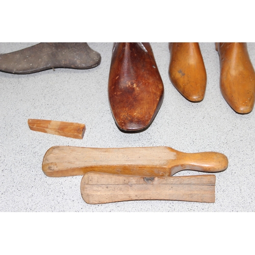 1756 - Qty of woodenware to include shoe-lasts