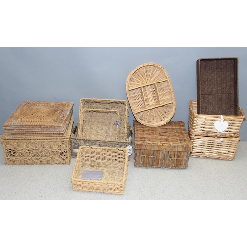 1761 - Qty of wicker baskets