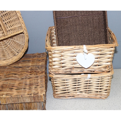 1761 - Qty of wicker baskets