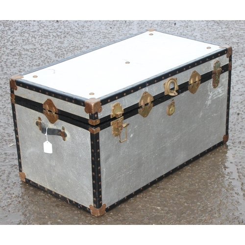 178 - A vintage metal coated shipping trunk, approx 92cm wide x 51cm deep x 50cm tall