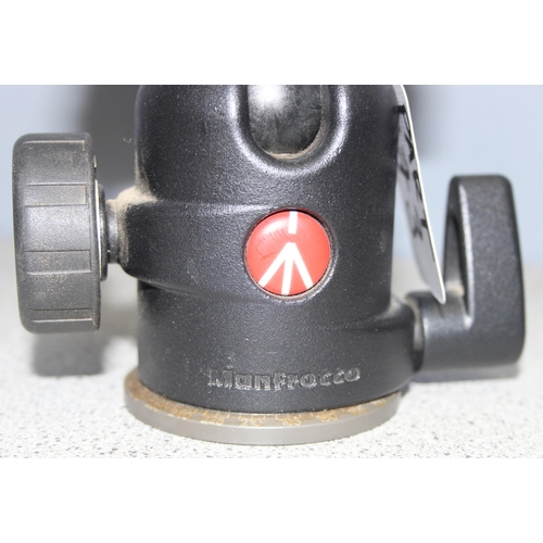 673 - 2 Manfrotto of Italy camera tripod heads, 141RC & 488RC2