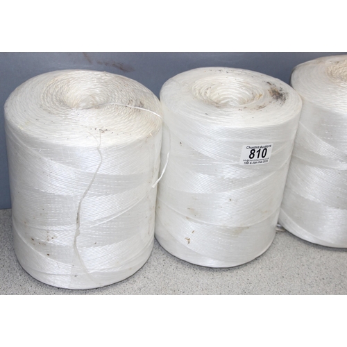 810 - 4 x reels of white nylon twine, each reel approx 21cm tall