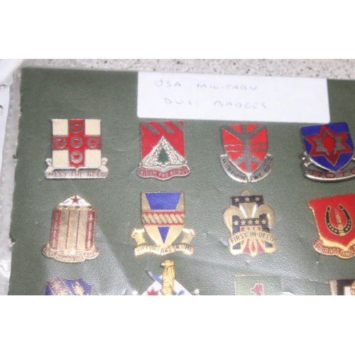 1454 - 2 cards of US Military distinguished unit insignia (DUI) badges