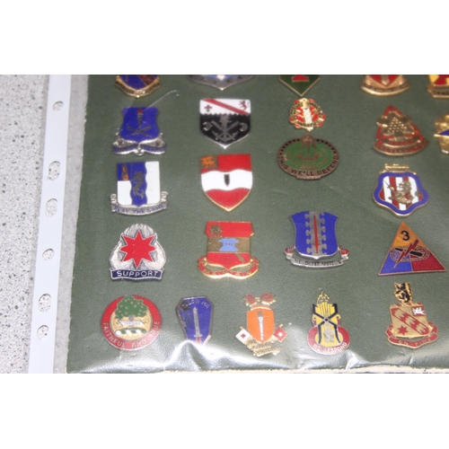 1454 - 2 cards of US Military distinguished unit insignia (DUI) badges