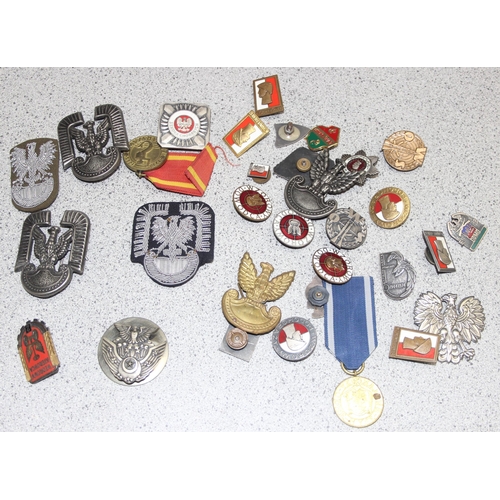 1457 - Qty of Polish military medals and badges