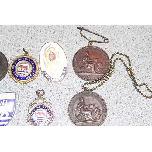 1460 - Assortment of Oxfordshire related medals and badges