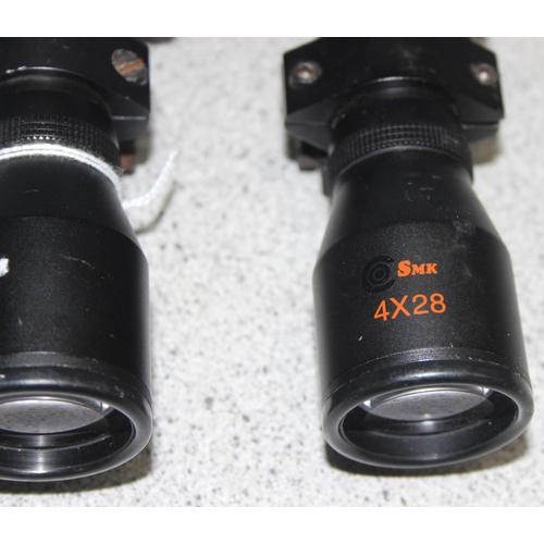 1465 - 2 scopes, both 4 x 28 zoom