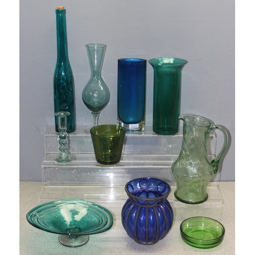 1769 - Qty of mixed coloured glass items