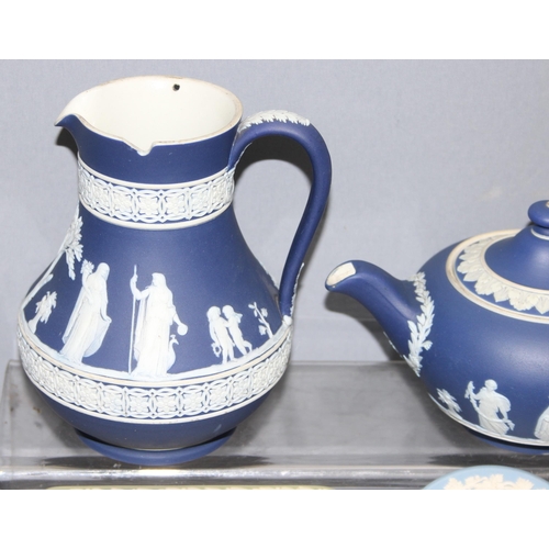 1771 - Assorted antique and later Wedgwood Jasperware, mostly dark blue and white to incl teapot, sugar and... 