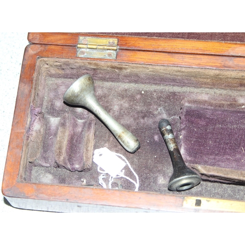 690 - A 19th century S. Maw & Son brass medical pump and attachments in original mahogany case