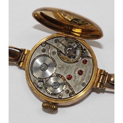 1301 - 9ct gold cased vintage watch with 9ct gold expanding strap, the case marked for Chester 1930, approx... 