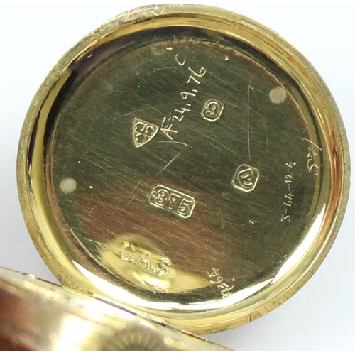 1301 - 9ct gold cased vintage watch with 9ct gold expanding strap, the case marked for Chester 1930, approx... 