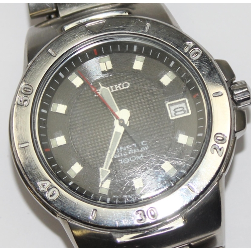 1305 - A vintage Seiko Kinetic Auto Relay 5J32-0AL8 watch with stainless steel strap and case, case approx ... 