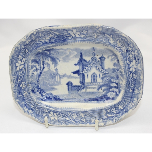 1699O - Qty of assorted antique miniature blue and white pottery and porcelain items, some unusual shapes to... 